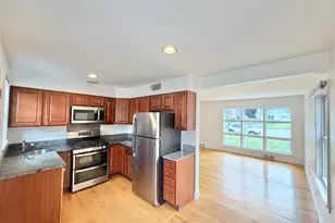 5816 W Greenleaf Ave, Chicago, IL 60646 - Photo 6
