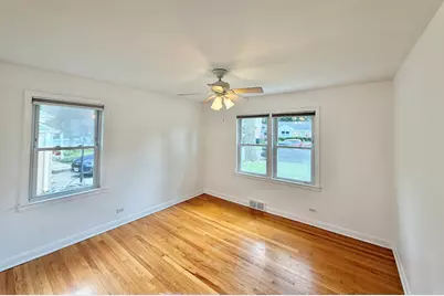 5816 W Greenleaf Avenue, Chicago, IL 60646 - Photo 10