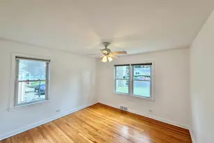 5816 W Greenleaf Ave, Chicago, IL 60646 - Photo 10