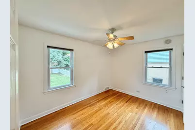 5816 W Greenleaf Avenue, Chicago, IL 60646 - Photo 12