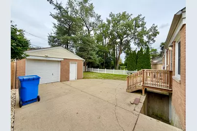5816 W Greenleaf Avenue, Chicago, IL 60646 - Photo 20