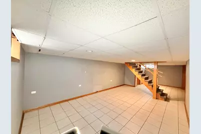 5816 W Greenleaf Avenue, Chicago, IL 60646 - Photo 14
