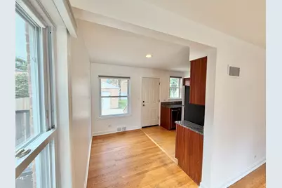 5816 W Greenleaf Avenue, Chicago, IL 60646 - Photo 8