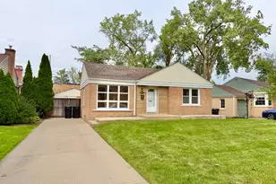 5816 W Greenleaf Ave, Chicago, IL 60646 - Photo 2