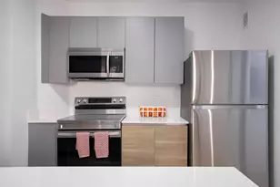 1357 W Estes Ave, Chicago, IL 60626 - Photo 6