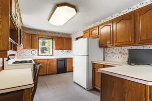 4015 Pleasant Valley Blvd, Rockford, IL 61114 - Photo 10