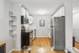 30 E Division St, Chicago, IL 60610 - Photo 12