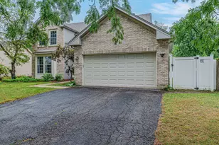 1449 Eliot Trail, Elgin, IL 60120 - Photo 2
