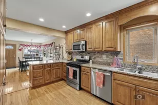 3843 W 107th Pl, Chicago, IL 60655 - Photo 8