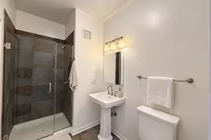 757 N Orleans St, Chicago, IL 60654 - Photo 16