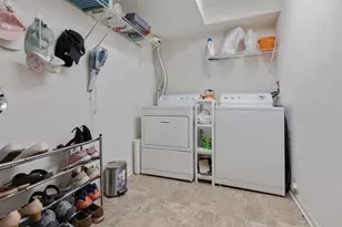 809 Brodhead Dr, Aurora, IL 60504 - Photo 24