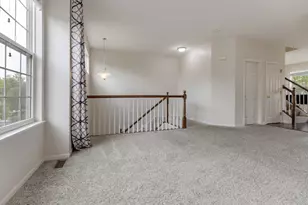 809 Brodhead Dr, Aurora, IL 60504 - Photo 4