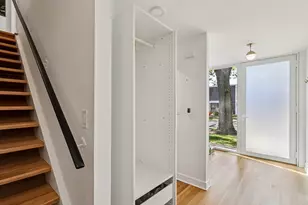 1319 N Sandburg Terrace, Chicago, IL 60610 - Photo 16