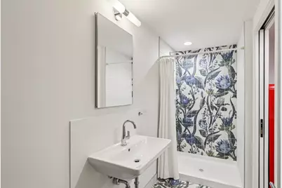 1319 N Sandburg Terrace, Chicago, IL 60610 - Photo 12