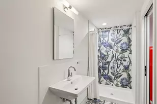 1319 N Sandburg Terrace, Chicago, IL 60610 - Photo 12