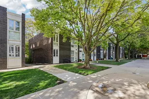 1319 N Sandburg Terrace, Chicago, IL 60610 - Photo 1
