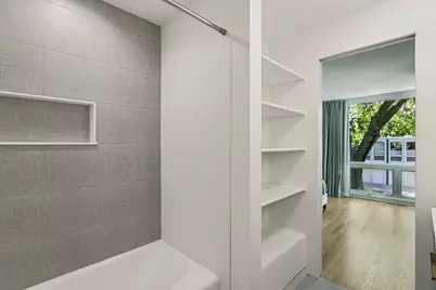 1319 N Sandburg Terrace, Chicago, IL 60610 - Photo 28