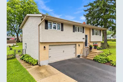 204 Wander Way, Lake in the Hills, IL 60156 - Photo 2