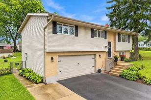 204 Wander Way, Lake in the Hills, IL 60156 - Photo 2