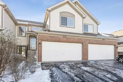 1006 Parkhill Circle #1006, Aurora, IL 60502 - Photo 1