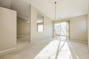 1006 Park Hill Cir, Aurora, IL 60502 - Photo 6