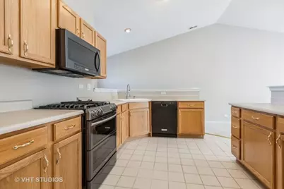 1006 Parkhill Circle #1006, Aurora, IL 60502 - Photo 4