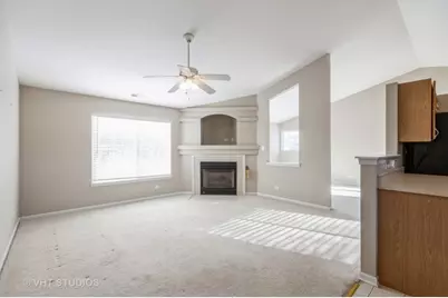 1006 Parkhill Circle #1006, Aurora, IL 60502 - Photo 2