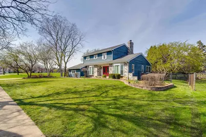2326 W Weathersfield Way, Schaumburg, IL 60193 - Photo 2