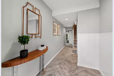 2835 N Wolcott Avenue #F, Chicago, IL 60657 - Photo 2