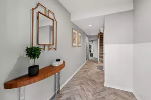 2835 N Wolcott Ave, Chicago, IL 60657 - Photo 2