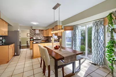 654 Matthew Lane, Carol Stream, IL 60188 - Photo 2