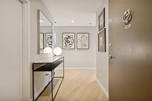 510 W Erie St, Chicago, IL 60654 - Photo 2