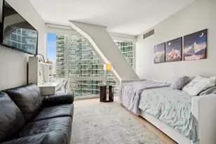 510 W Erie St, Chicago, IL 60654 - Photo 16