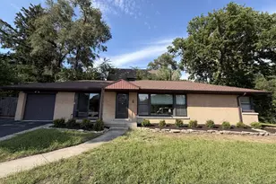 266 S Prospect Ave, Clarendon Hills, IL 60514 - Photo 1