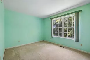 650 Glenbrook Rd, Crystal Lake, IL 60012 - Photo 18