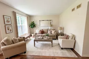 650 Glenbrook Rd, Crystal Lake, IL 60012 - Photo 6