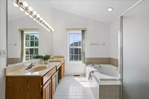 650 Glenbrook Rd, Crystal Lake, IL 60012 - Photo 16