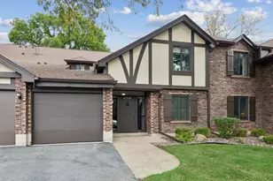 8220 Mulberry Ct, Palos Hills, IL 60465 - Photo 1