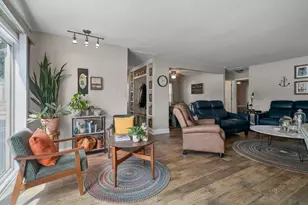 903 Madison Ave, Wauconda, IL 60084 - Photo 8