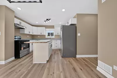 17089 Crane Avenue, Hazel Crest, IL 60429 - Photo 6