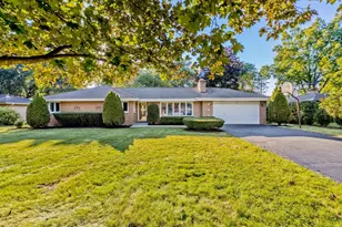 404 Tomah Ave, Prospect Heights, IL 60070 - Photo 1