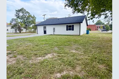 868 E Second Street, Centralia, IL 62801 - Photo 2