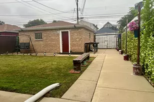 3820 W 57th Pl, Chicago, IL 60629 - Photo 8