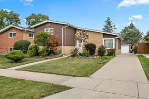 8143 N Clifton Ave, Niles, IL 60714 - Photo 2