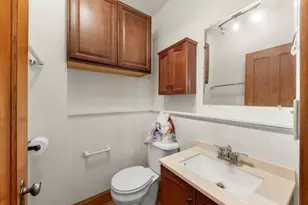 421 W Alexander Blvd, Elmhurst, IL 60126 - Photo 12