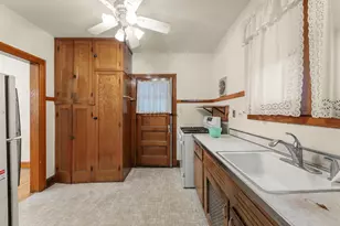 421 W Alexander Blvd, Elmhurst, IL 60126 - Photo 10