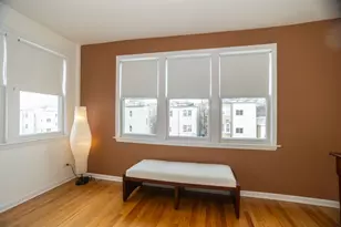 2734 W Argyle St, Chicago, IL 60625 - Photo 14