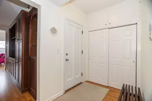 2734 W Argyle St, Chicago, IL 60625 - Photo 8
