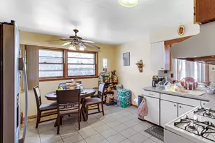 15452 Woodlawn E Ave, South Holland, IL 60473 - Photo 6