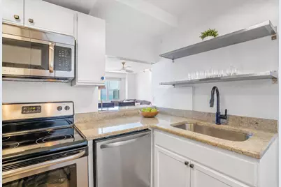 2909 N Sheridan Road #1702, Chicago, IL 60657 - Photo 8